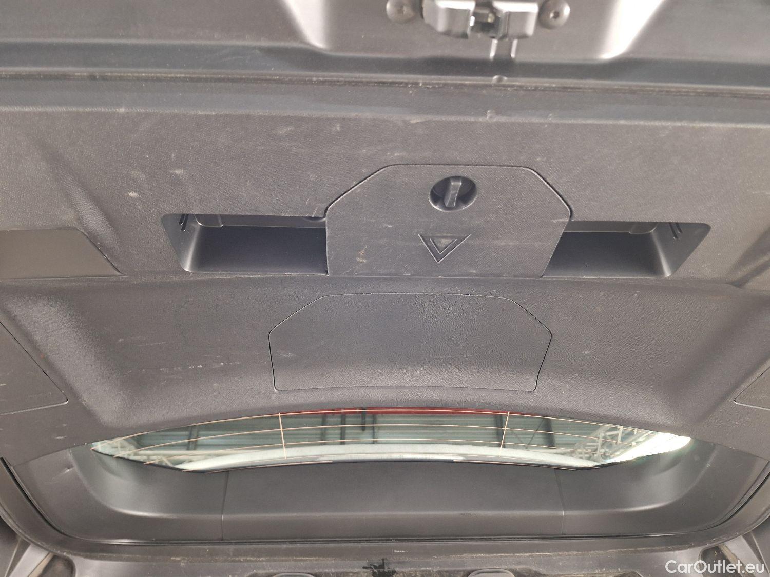  Peugeot  5008 Peugeot,  '16, Peugeot  1.5 BlueHDi 96kW S&S EAT8 Allure 5d #79