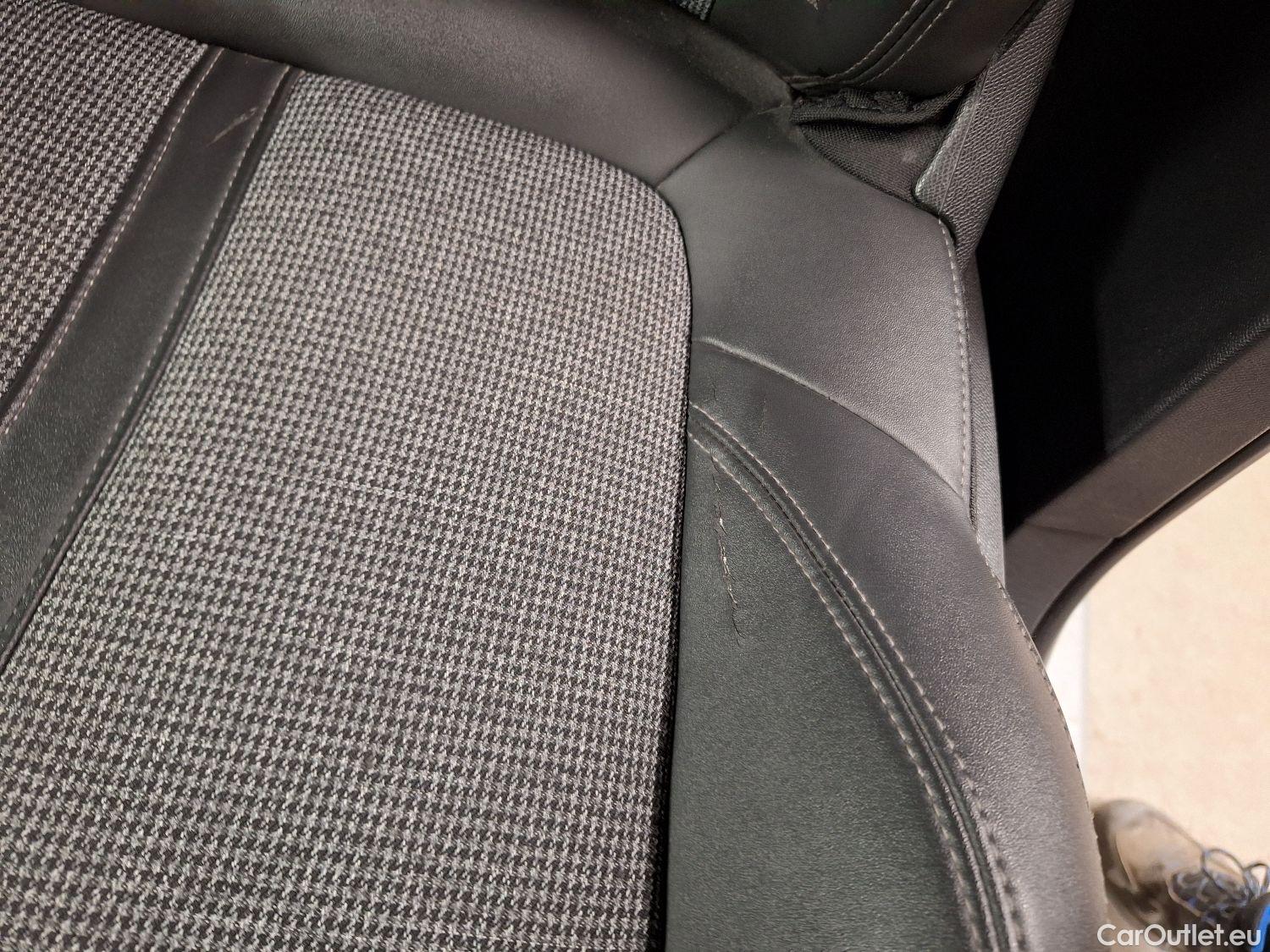  Peugeot  5008 Peugeot,  '16, Peugeot  1.5 BlueHDi 96kW S&S EAT8 Allure 5d #67