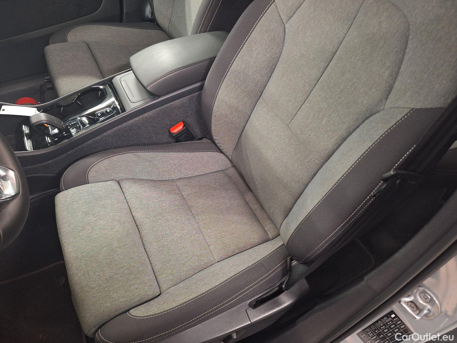  Volvo  XC 40 Volvo, XC40 FL'21, Volvo XC40 B3 Plus Dark Design DCT 5d #1