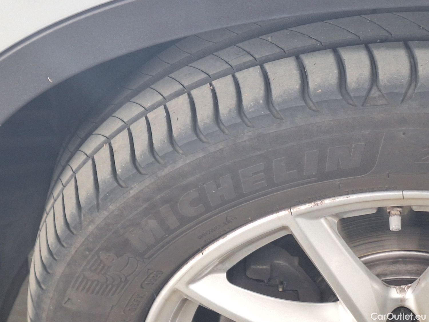  Bmw  X1 BMW,  FL'19, BMW  sDrive16dA (85 kW) 5d #17