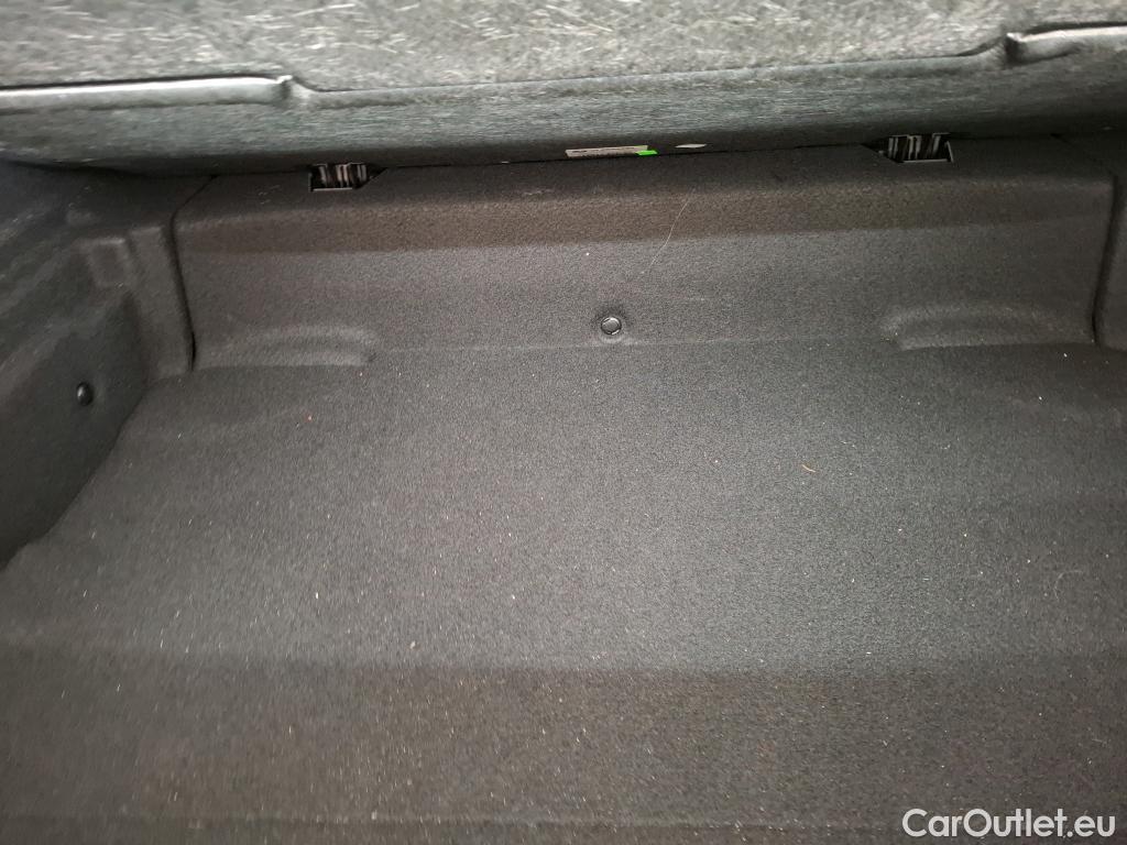  Bmw  Serie 1 BMW Série 1 / 2019 / 5P / Berline 1.5 116I Business Design #26