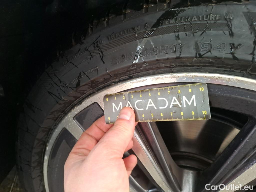  Bmw  Serie 1 BMW Série 1 / 2019 / 5P / Berline 1.5 116I Business Design #23