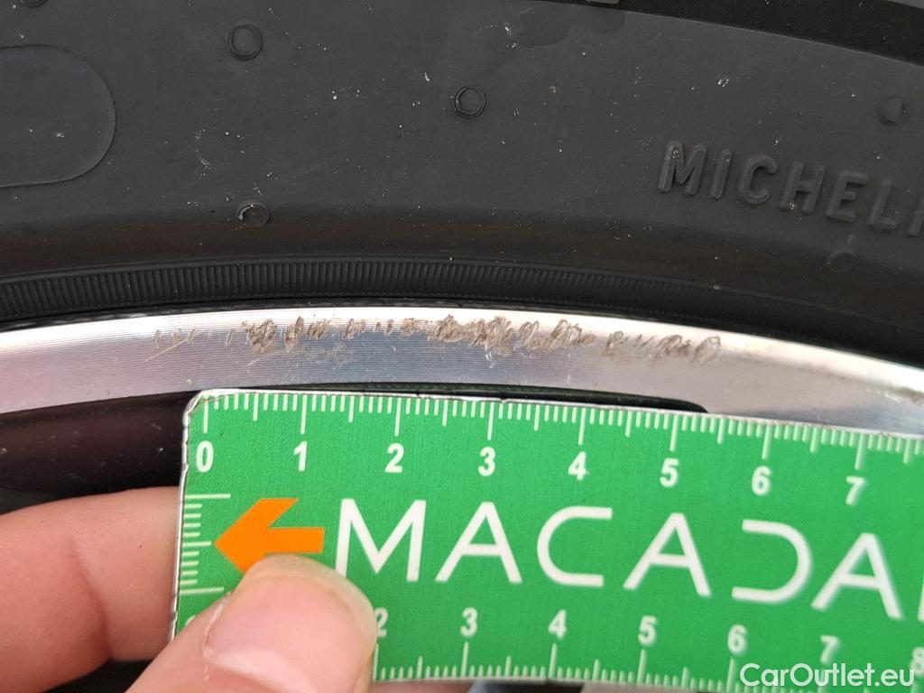  Bmw  Serie 4 BMW i4 / 2021 / 5P / Berline eDrive35 286ch Business Design #29