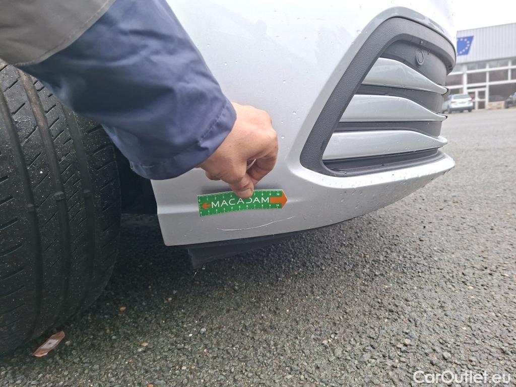  Volkswagen  Golf  VIII Berline Life Plus 2.0 TDI 115CV BVM6 E6d #4