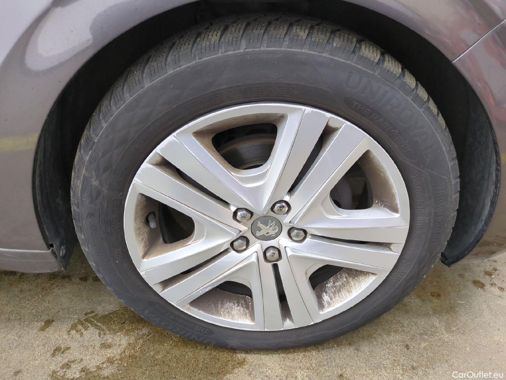  Peugeot  208  Allure Business 1.6 HDi 100CV BVM5 E6 #8