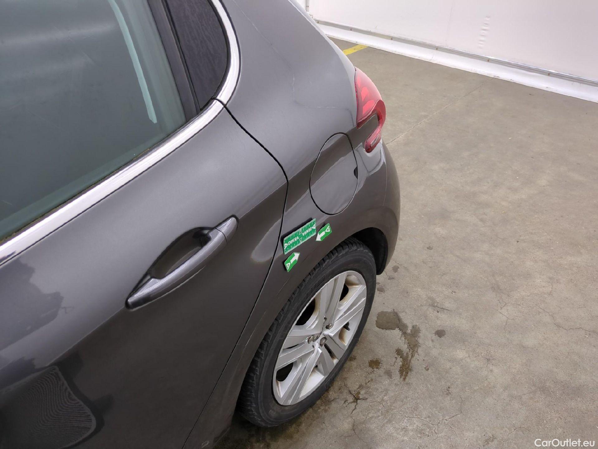  Peugeot  208  Allure Business 1.6 HDi 100CV BVM5 E6 #21