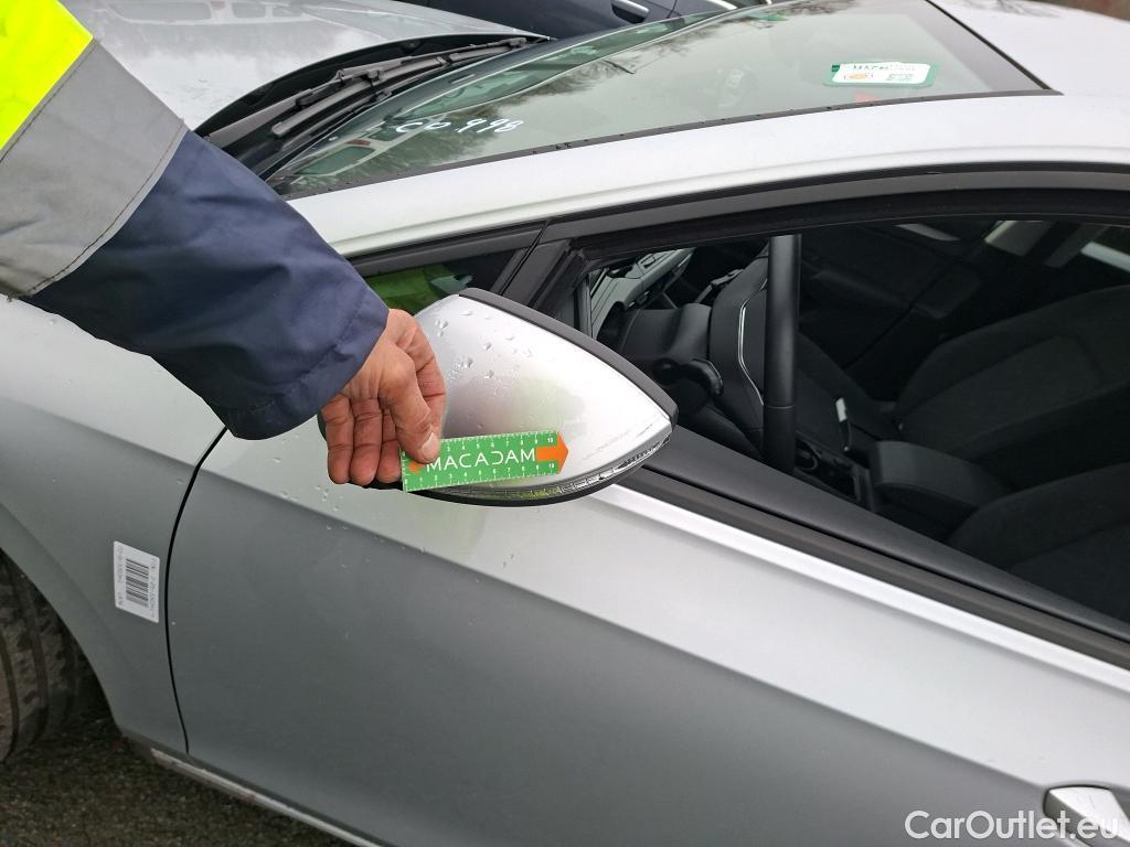  Volkswagen  Golf  VIII Berline Life Plus 2.0 TDI 115CV BVM6 E6d #21