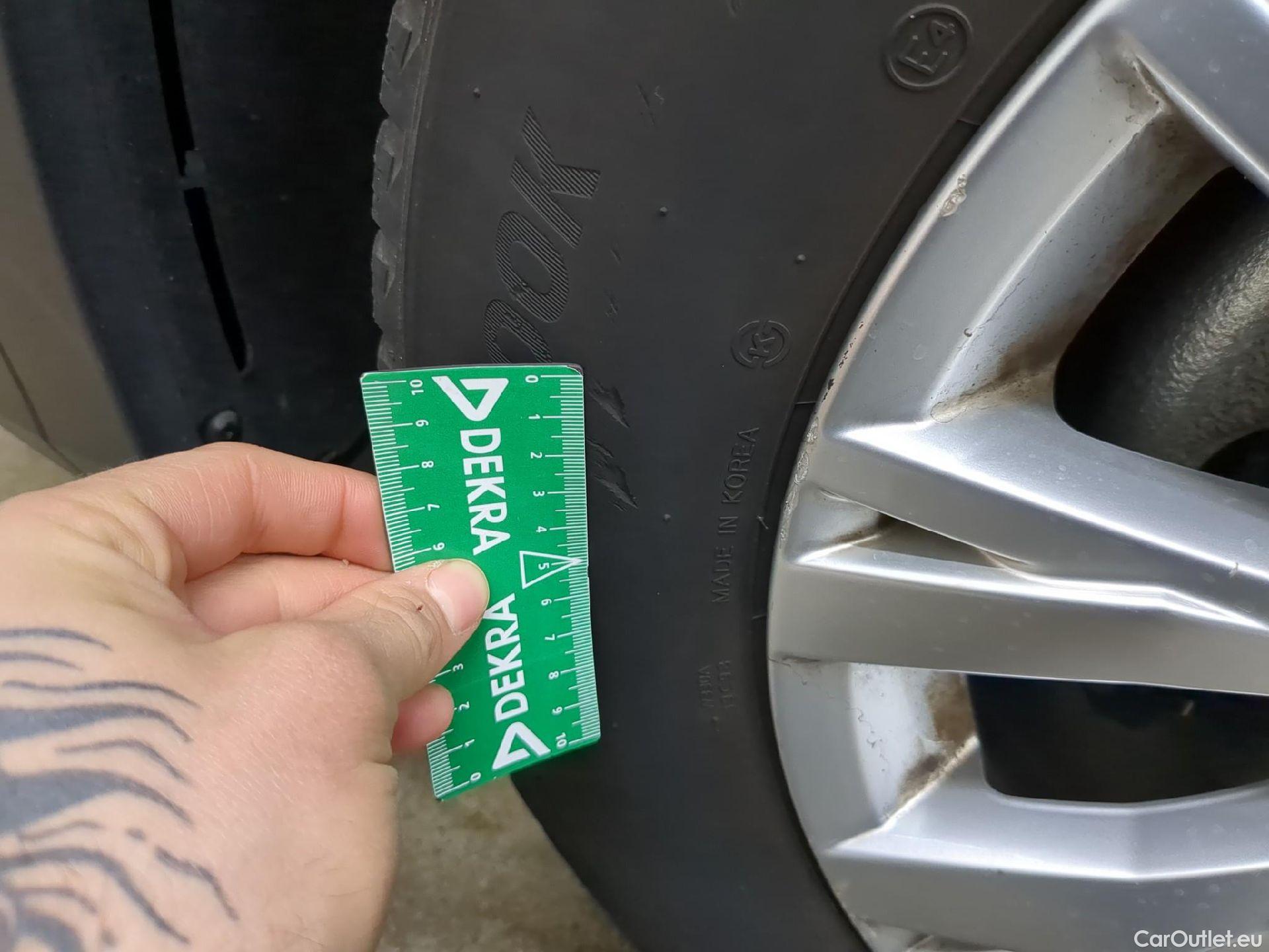  Volkswagen  Tiguan VOLKSWAGEN  / 2020 / 5P / SUV 1.5 TSI 130 BMV6 Life Busines #2