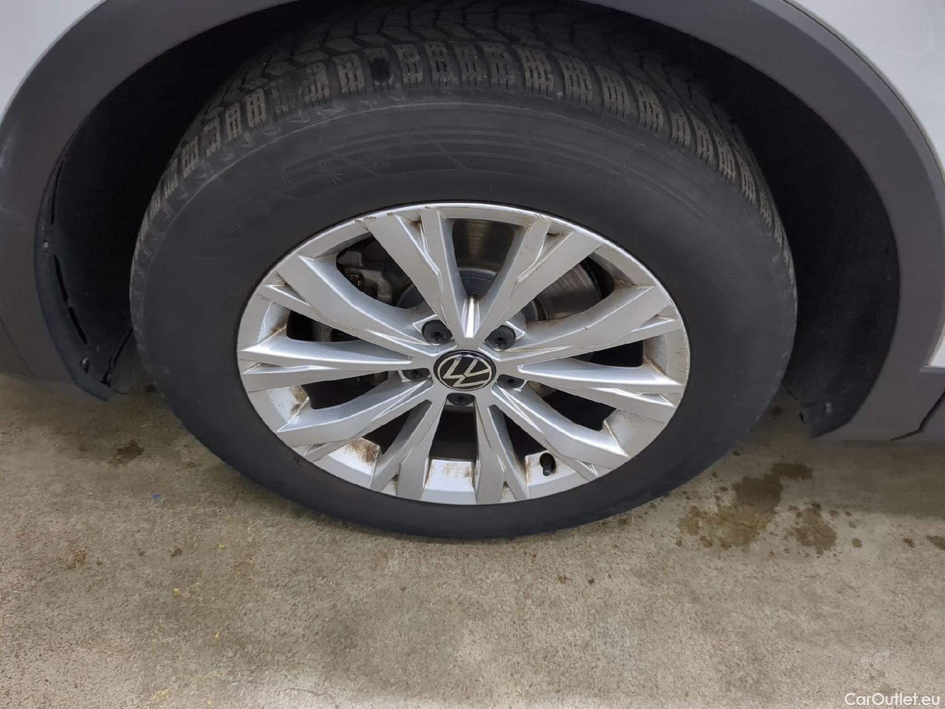  Volkswagen  Tiguan VOLKSWAGEN  / 2020 / 5P / SUV 1.5 TSI 130 BMV6 Life Busines #3