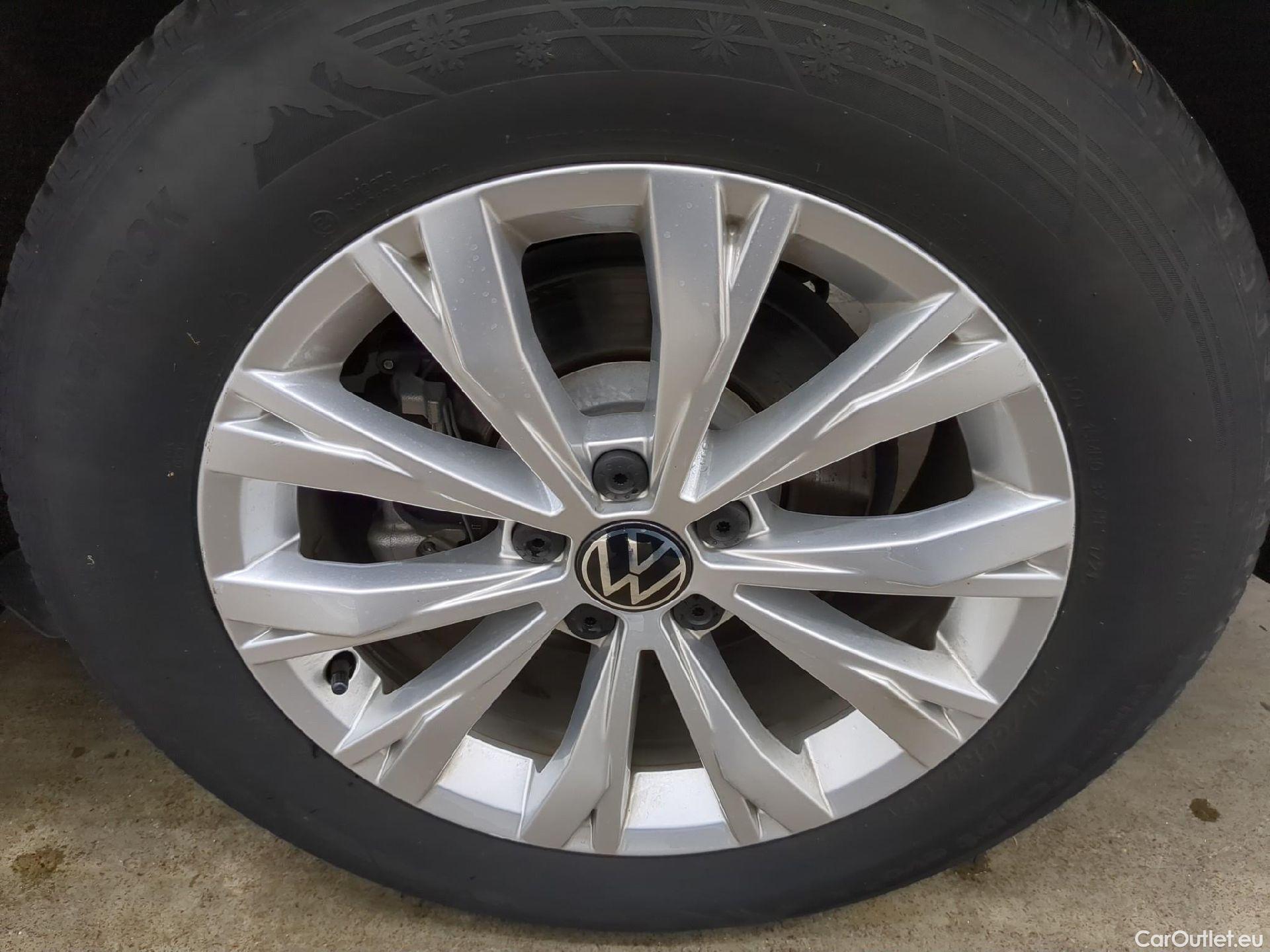  Volkswagen  Tiguan VOLKSWAGEN  / 2020 / 5P / SUV 1.5 TSI 130 BMV6 Life Busines #17