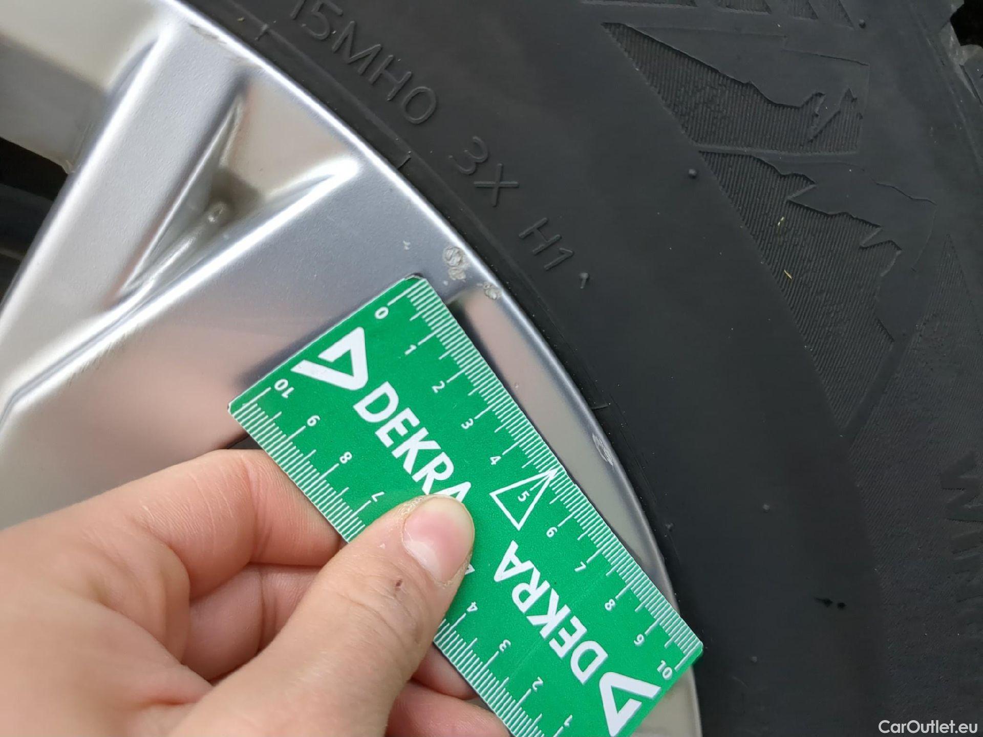  Volkswagen  Tiguan VOLKSWAGEN  / 2020 / 5P / SUV 1.5 TSI 130 BMV6 Life Busines #18