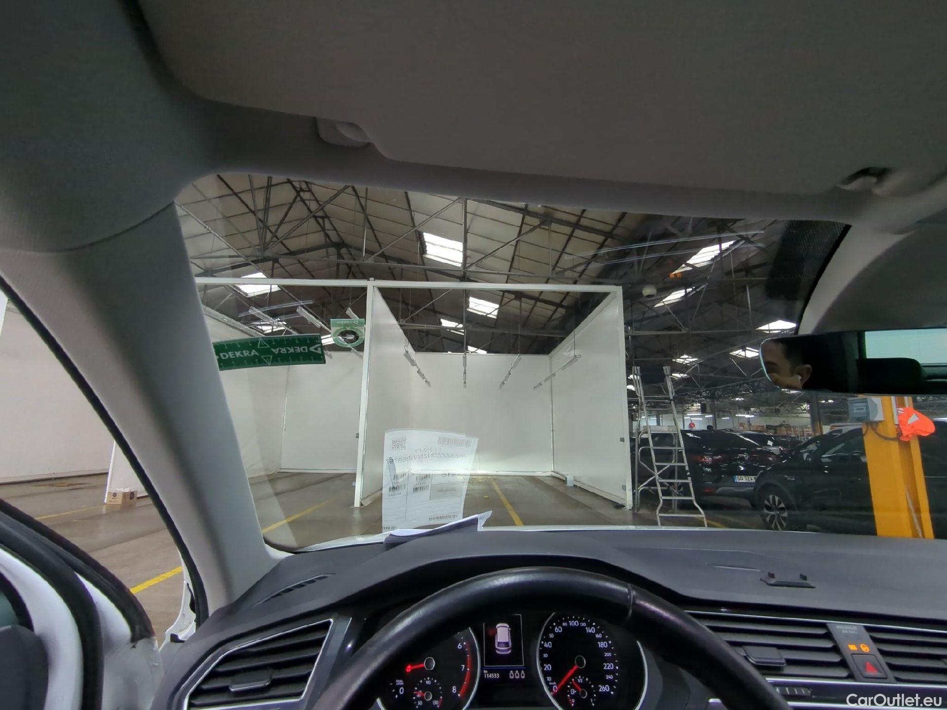  Volkswagen  Tiguan VOLKSWAGEN  / 2020 / 5P / SUV 1.5 TSI 130 BMV6 Life Busines #35