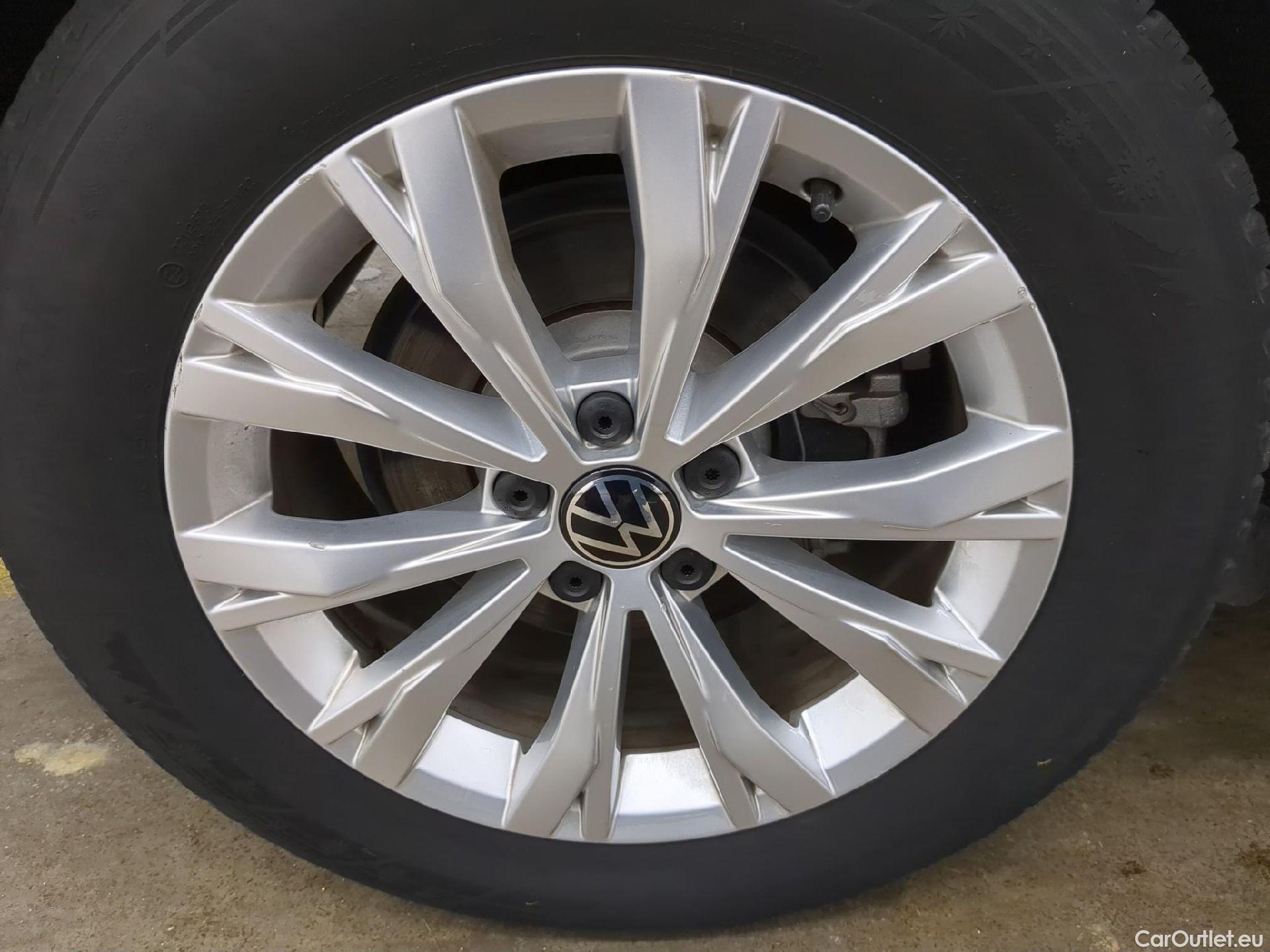  Volkswagen  Tiguan VOLKSWAGEN  / 2020 / 5P / SUV 1.5 TSI 130 BMV6 Life Busines #20