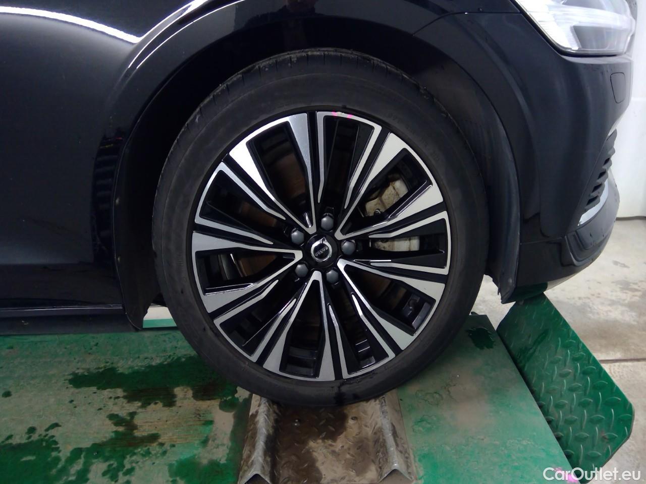  Volvo  V60  T6 350 Cor.Ed.Rec. AWD Aut #8