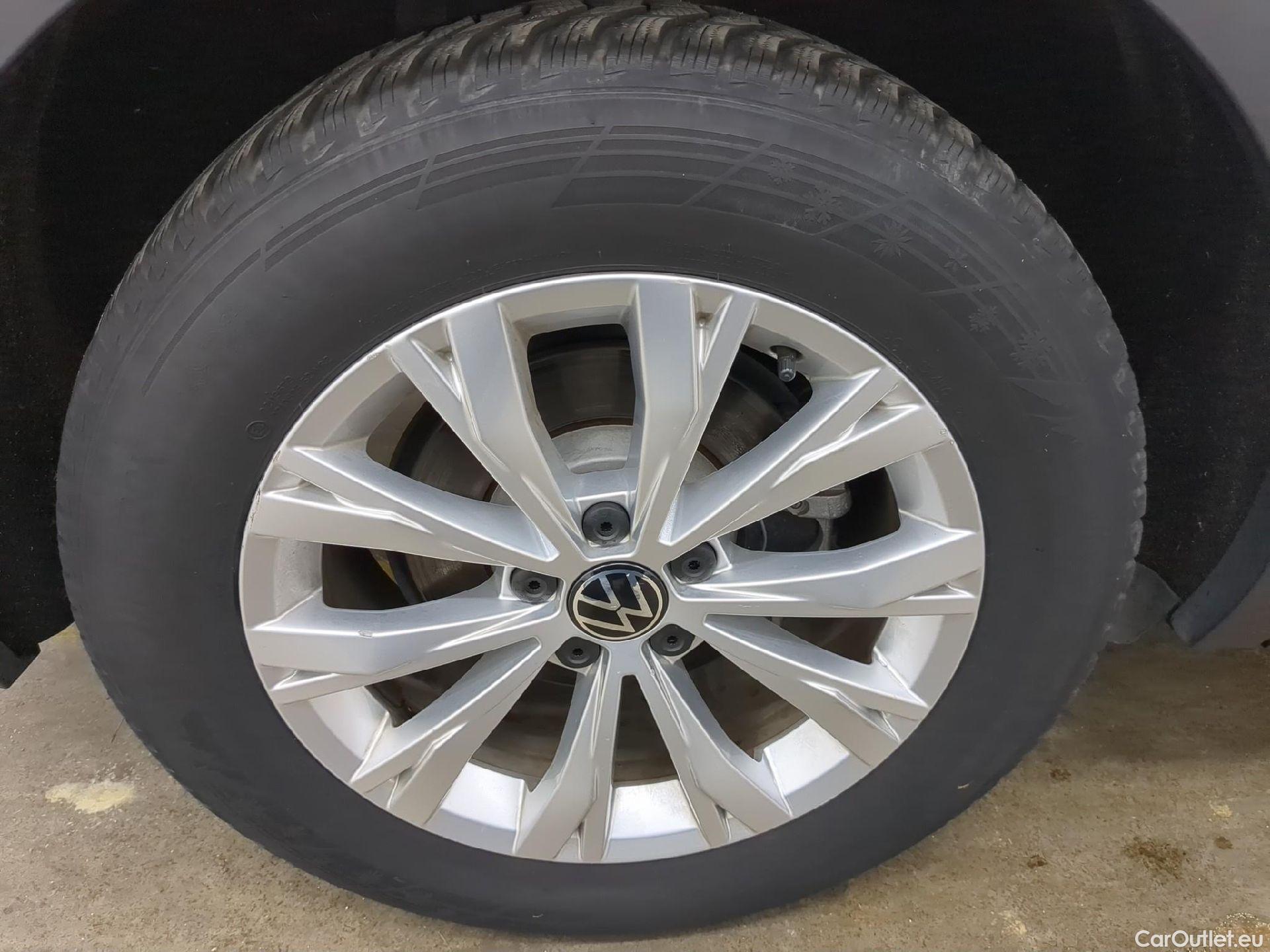  Volkswagen  Tiguan VOLKSWAGEN  / 2020 / 5P / SUV 1.5 TSI 130 BMV6 Life Busines #15