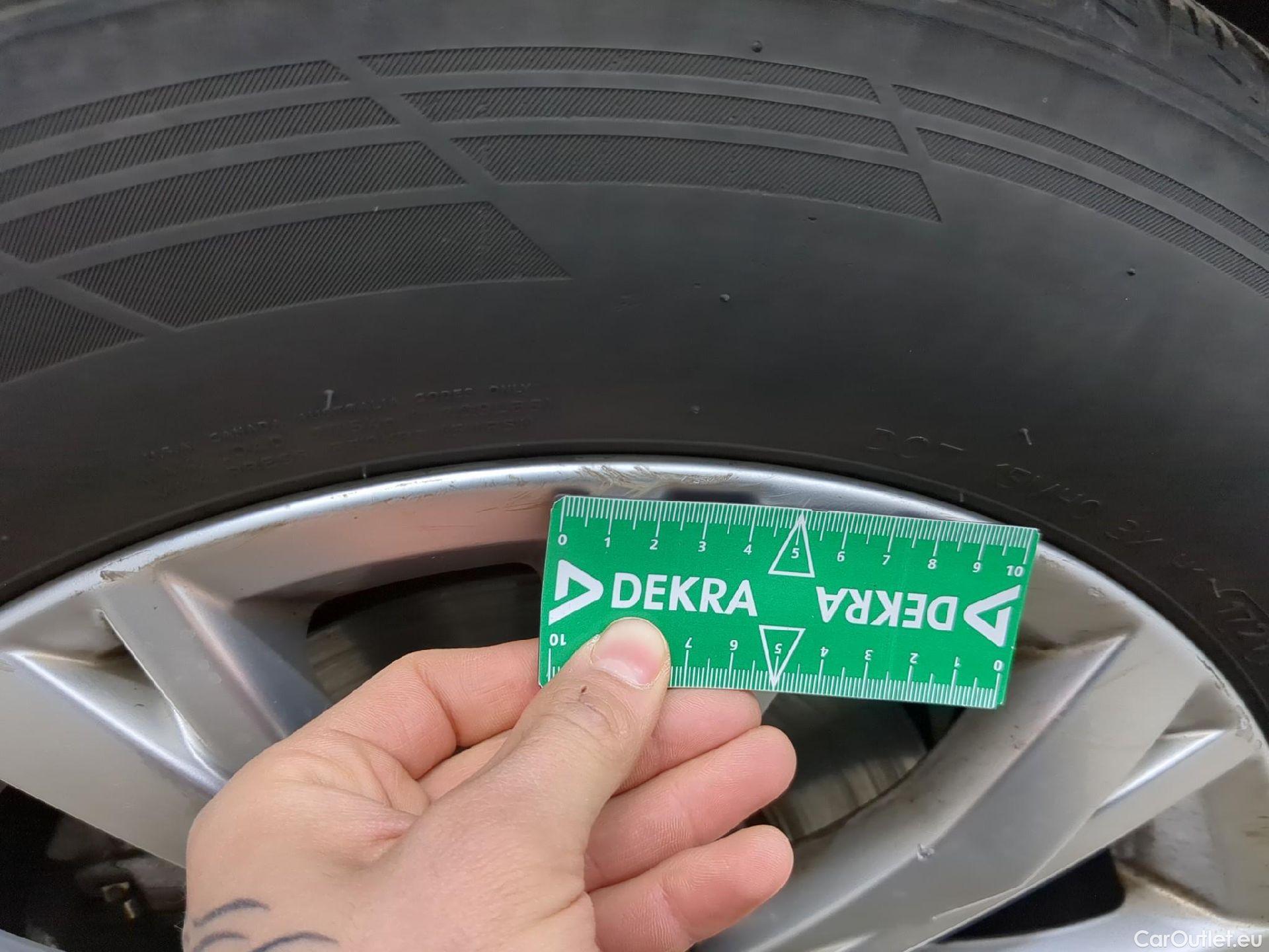  Volkswagen  Tiguan VOLKSWAGEN  / 2020 / 5P / SUV 1.5 TSI 130 BMV6 Life Busines #8