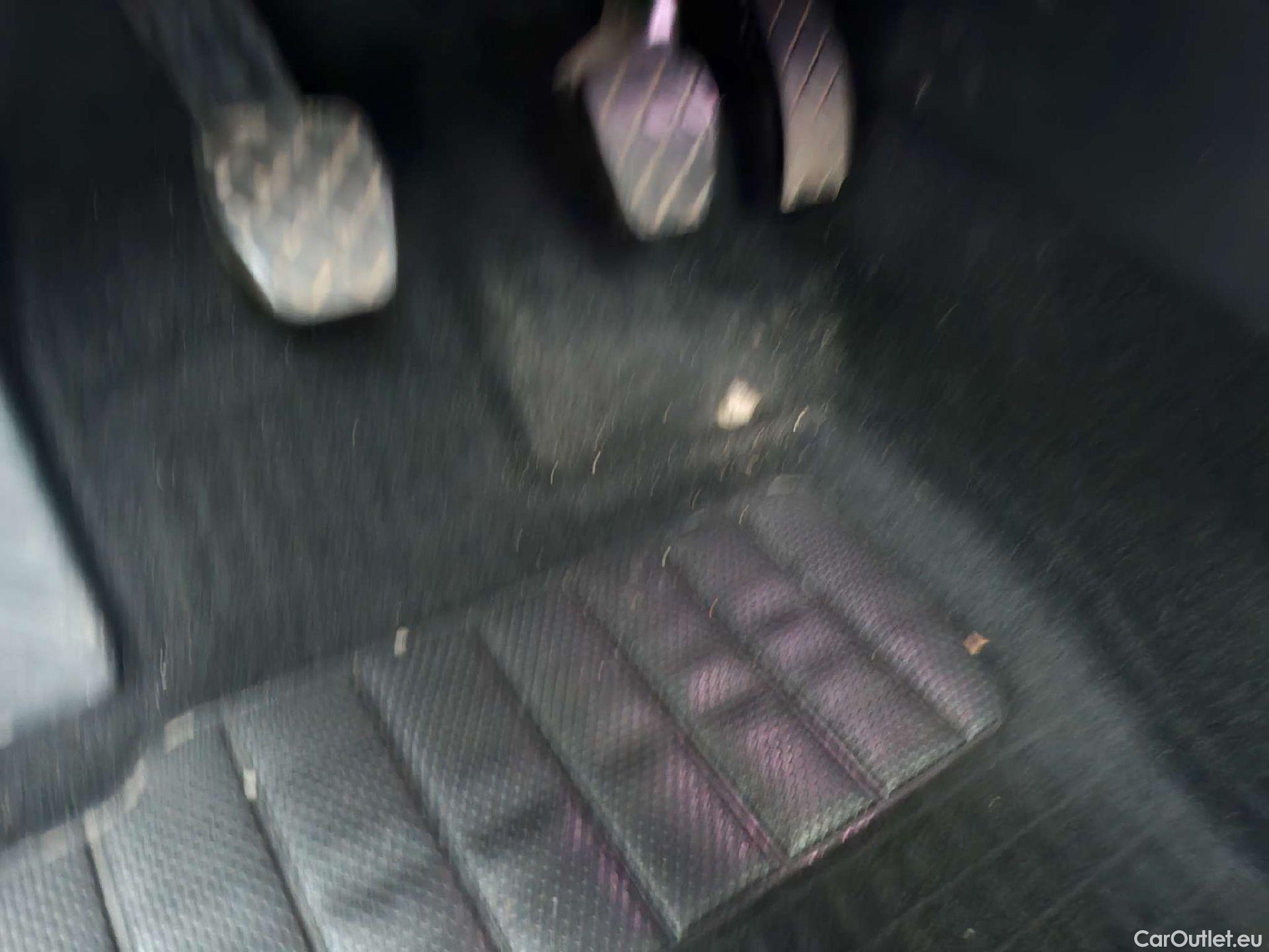  Skoda  Octavia  Combi (NX3)(2020) Oct.Combi 1.5TSI 110 Style #9