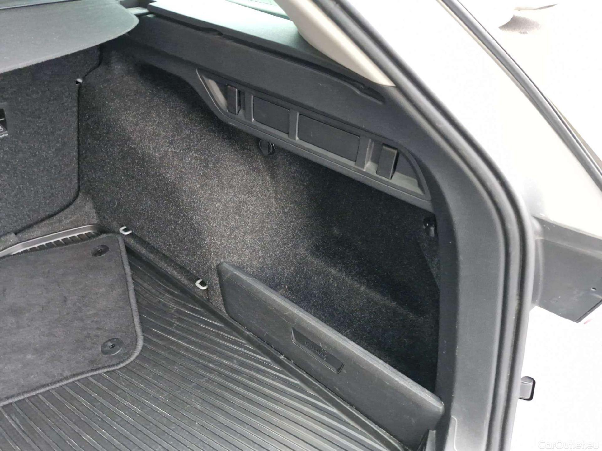  Skoda  Octavia  Combi (NX3)(2020) Oct.Combi 1.5TSI 110 Style #4