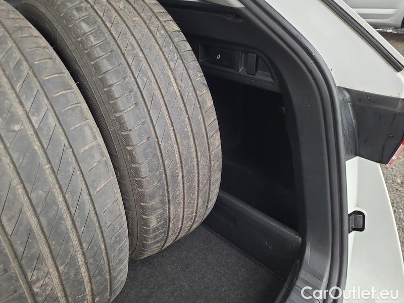  Skoda  Octavia  Combi (NX3)(2020) Oct.Combi 1.5TSI 110 Style #15