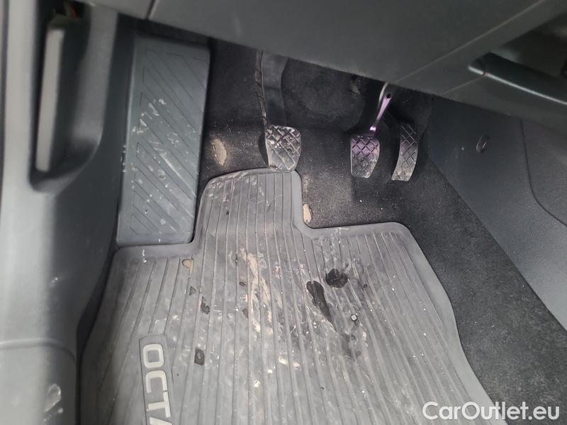  Skoda  Octavia  Combi (NX3)(2020) Oct.Combi 1.5TSI 110 Style #17