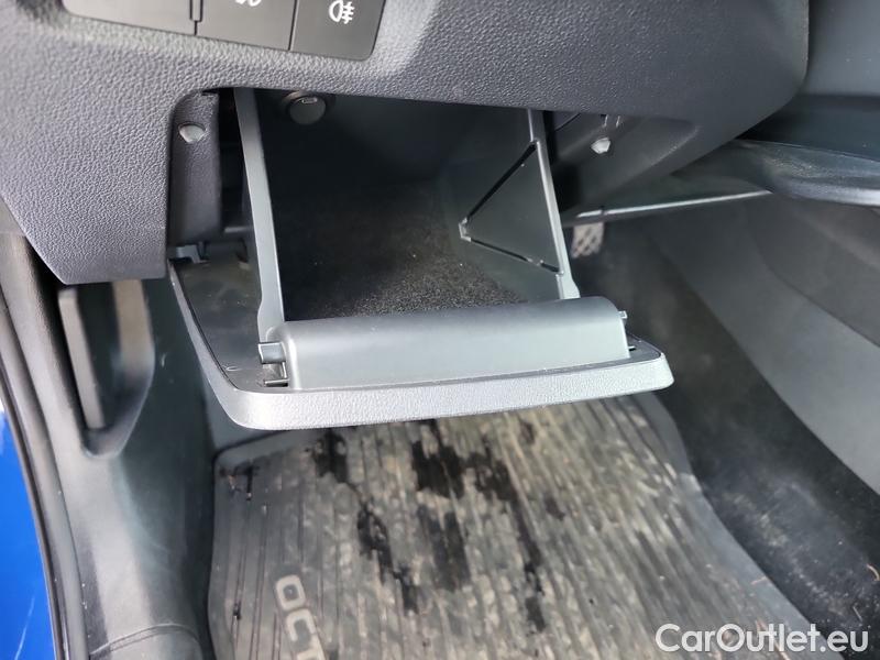  Skoda  Octavia  Combi (NX3)(2020) Oct.Combi 2.0TDI 110 Style AT #14