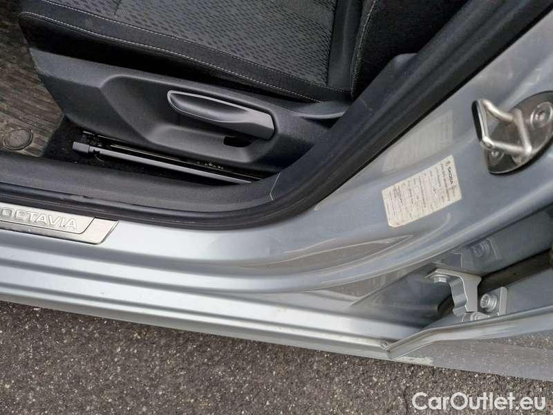  Skoda  Octavia  Combi (NX3)(2020) Oct.Combi 1.5TSI 110 Style #6