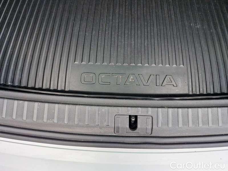 Skoda  Octavia  Combi (NX3)(2020) Oct.Combi 1.5TSI 110 Style #3