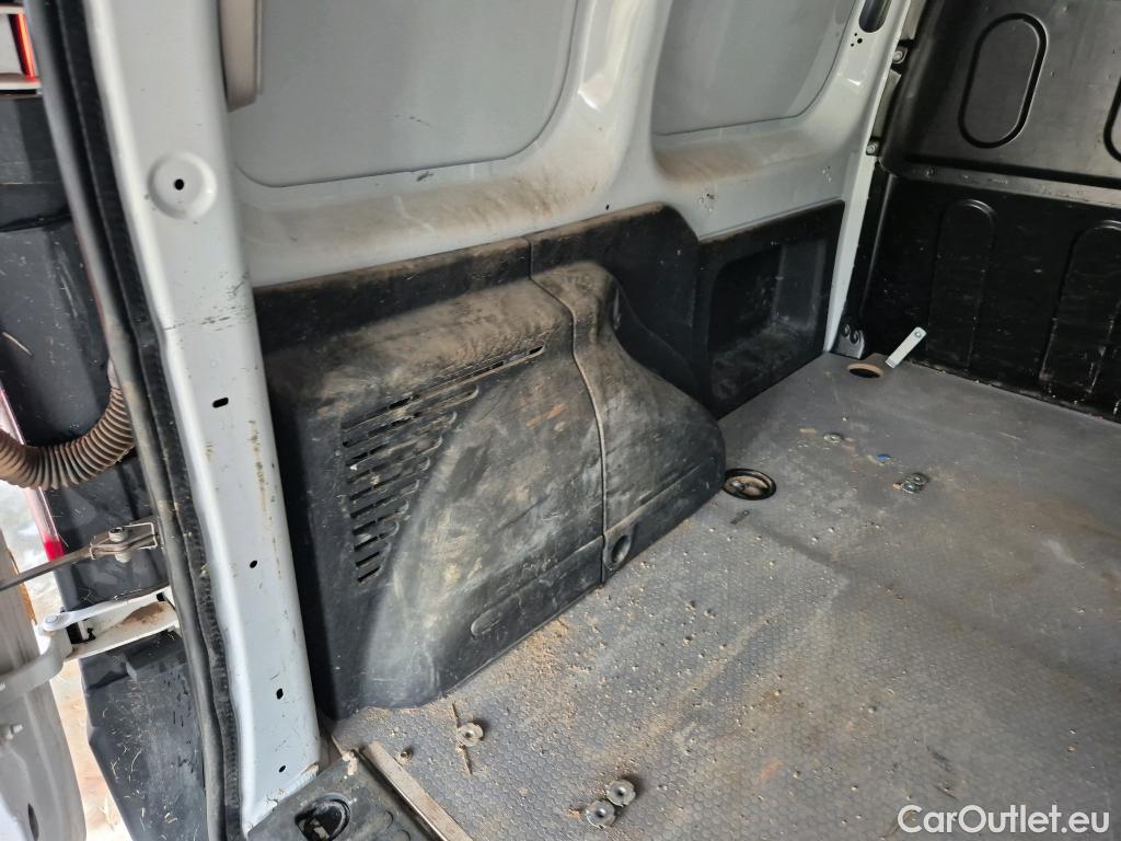  Nissan  NV200 NISSAN NV250 / 2019 / 4P / furgón 2pl 1.5dCi 70 kW (95CV) L1H1 ÓPTIMA #30