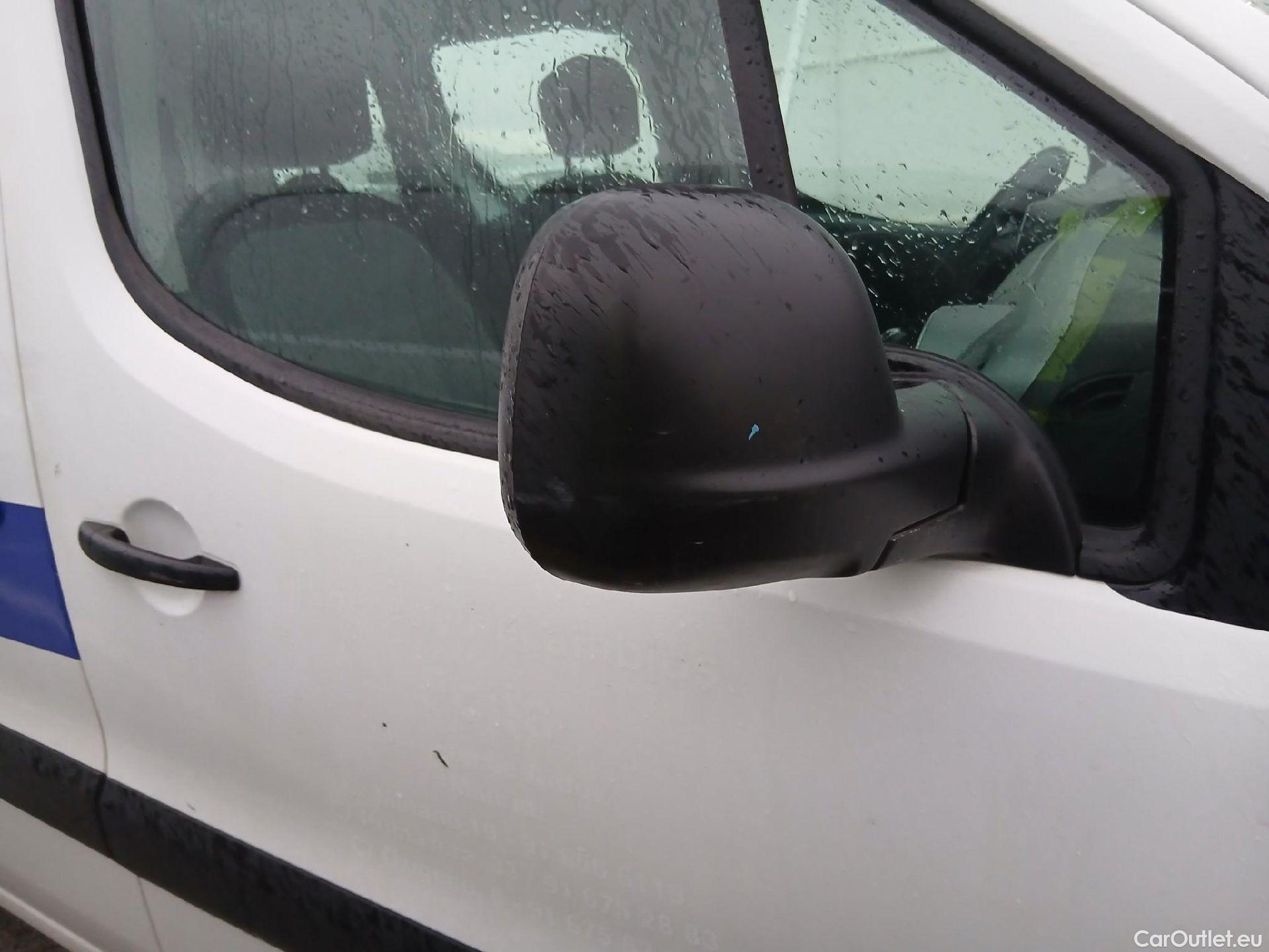  Citroen  Berlingo CITROEN  / 2015 / 4P / combi Multispace LIVE Edit.BlueHDi 74KW (100CV (AC) #31