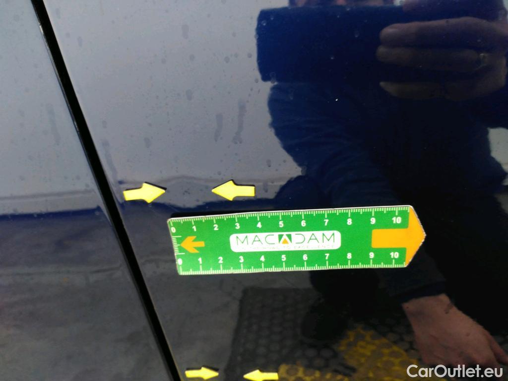  Audi  A4 AUDI  Avant / 2019 / 5P / Break 40 TFSI ultra 190 S tronic Avus #25