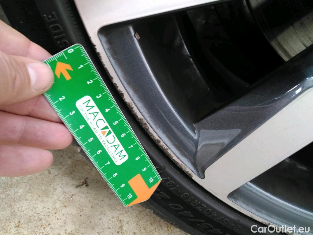  Audi  A4 AUDI  Avant / 2019 / 5P / Break 40 TFSI ultra 190 S tronic Avus #17