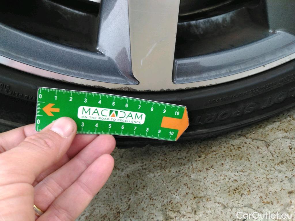  Audi  A4 AUDI  Avant / 2019 / 5P / Break 40 TFSI ultra 190 S tronic Avus #2