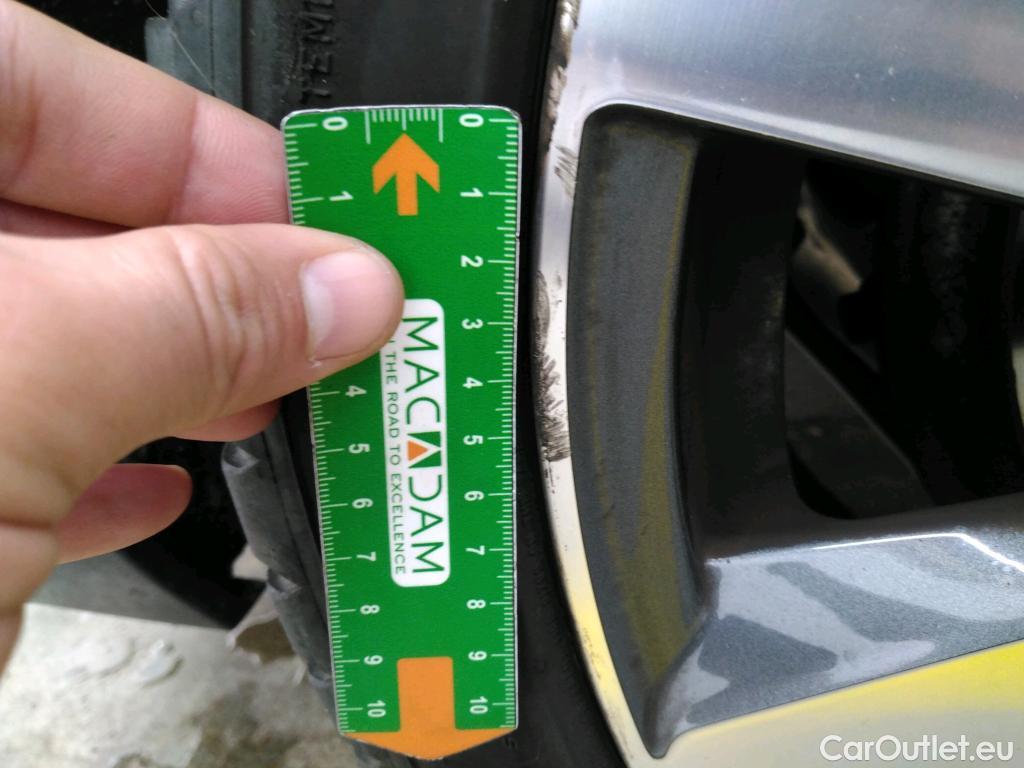  Audi  A4 AUDI  Avant / 2019 / 5P / Break 40 TFSI ultra 190 S tronic Avus #5