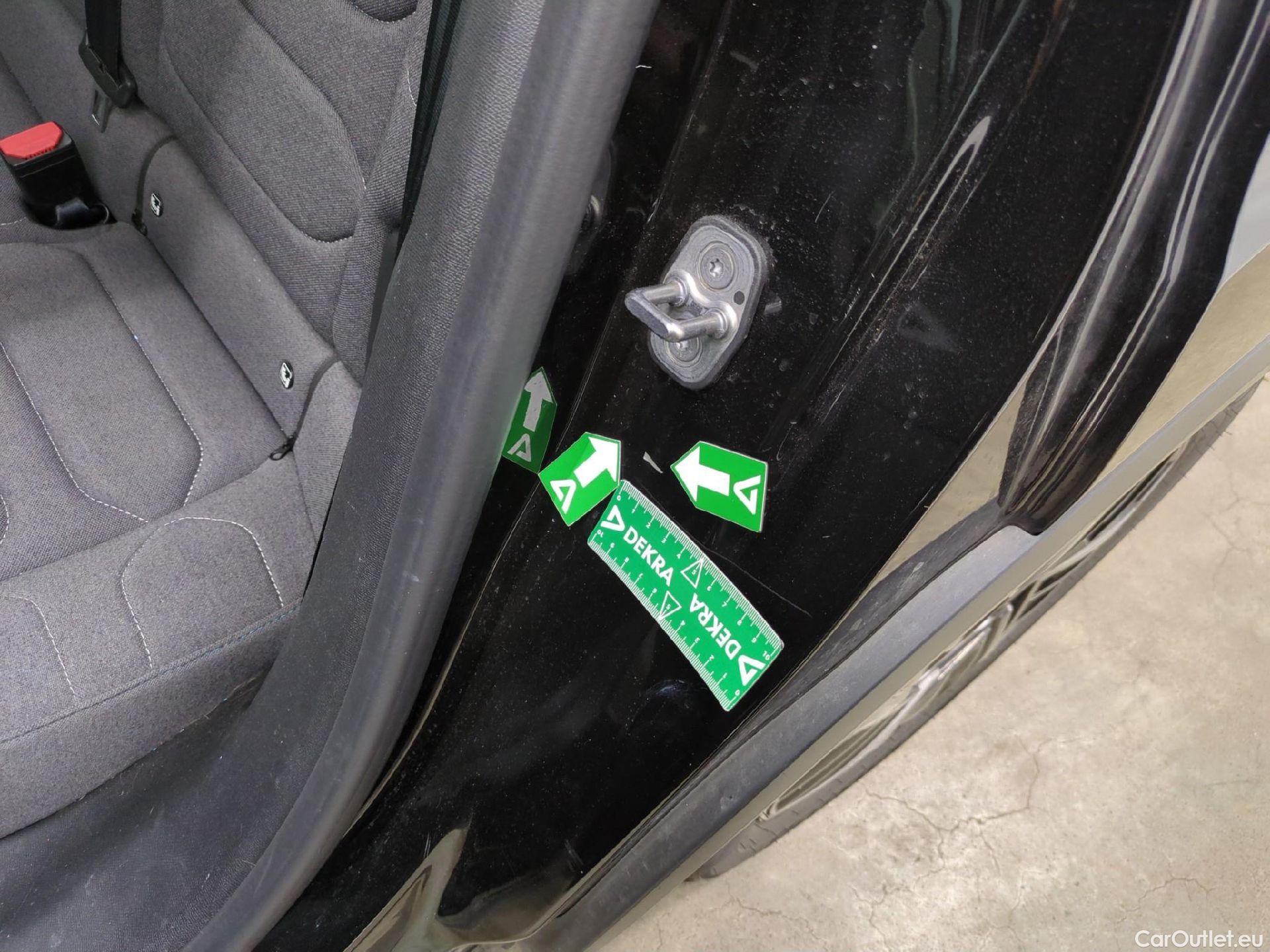  Citroen  C4  X Feel Pack 1.2 PureTech 130CV BVA8 6E #3