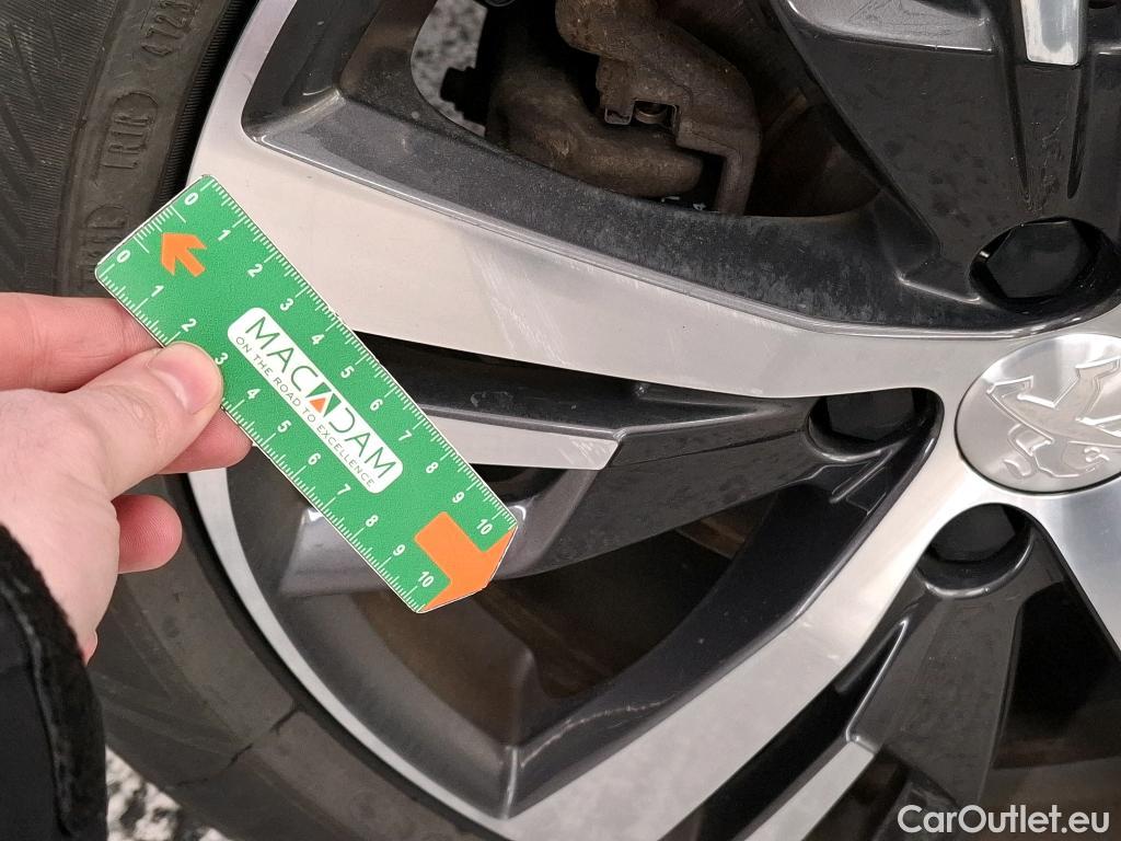  Peugeot  3008  Allure Pack 1.5 HDi 130CV BVM6 E6d #26