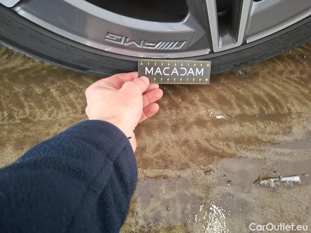  Mercedes  A-Klasse MERCEDES-BENZ Classe A 5p Berline A 200 AMG Line 7G-DCT #17