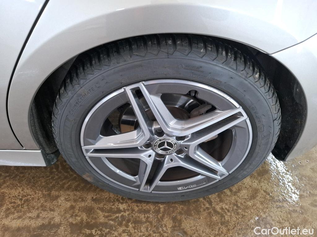  Mercedes  A-Klasse MERCEDES-BENZ Classe A 5p Berline A 200 AMG Line 7G-DCT #12