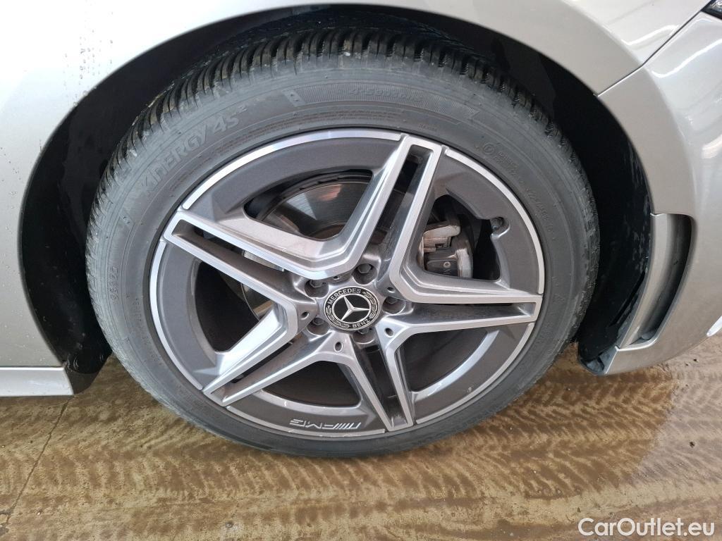  Mercedes  A-Klasse MERCEDES-BENZ Classe A 5p Berline A 200 AMG Line 7G-DCT #16