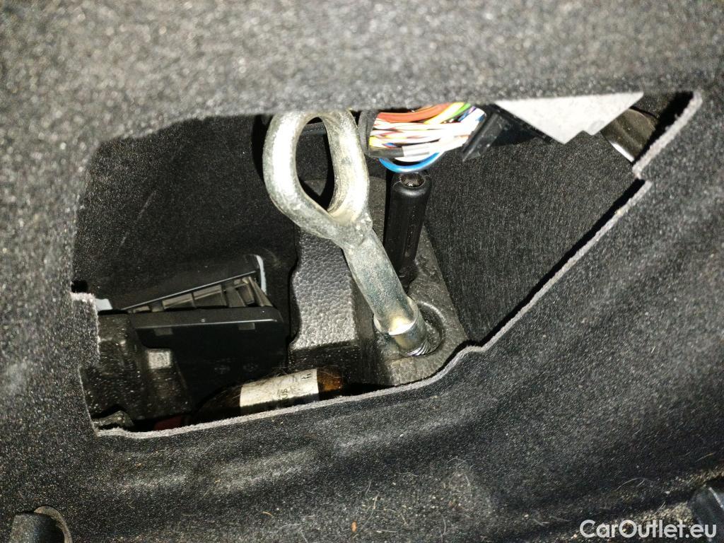  Bmw  Serie 1 BMW  / 2019 / 5P / berlina con portón 118i #13