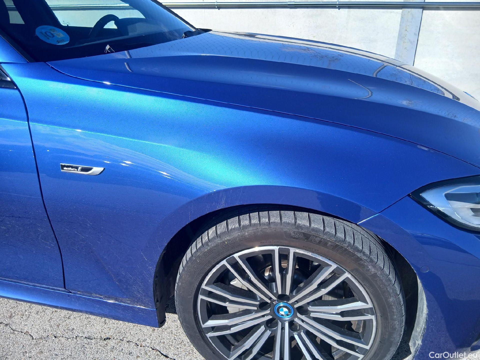  Bmw  Serie 3 BMW  / 2018 / 4P / sedán 330e #43