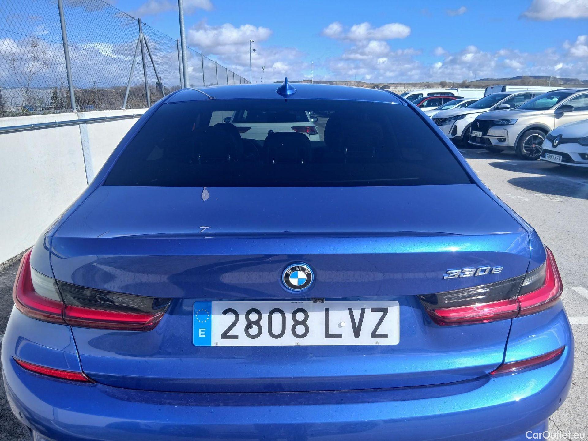  Bmw  Serie 3 BMW  / 2018 / 4P / sedán 330e #29
