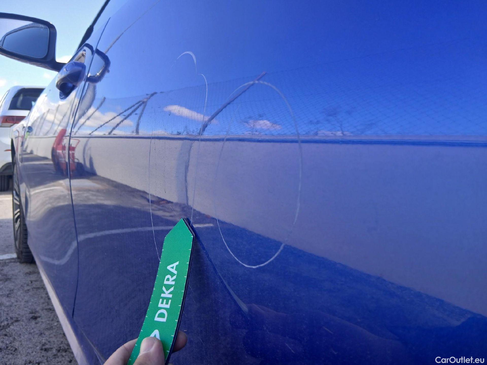  Bmw  Serie 3 BMW  / 2018 / 4P / sedán 330e #17