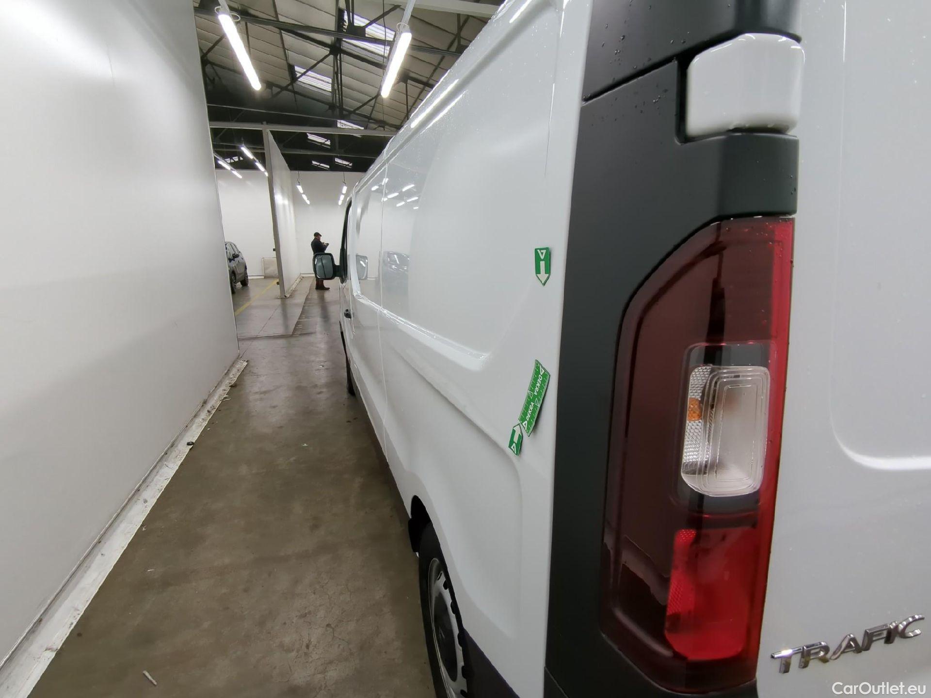  Renault  Trafic RENAULT  / 2021 / 4P / Fourgon tôlé FG GCF L2H1 3T Blue dCi 130 #4