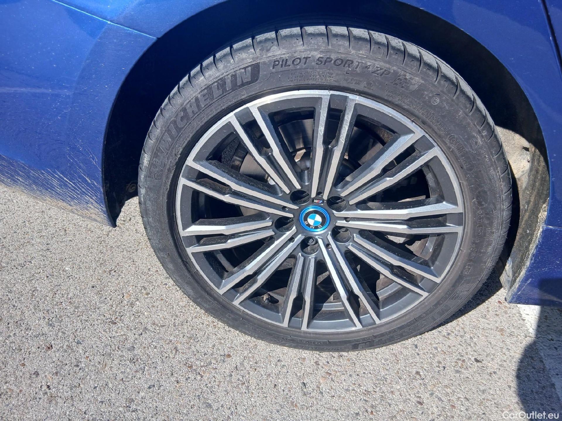  Bmw  Serie 3 BMW  / 2018 / 4P / sedán 330e #32