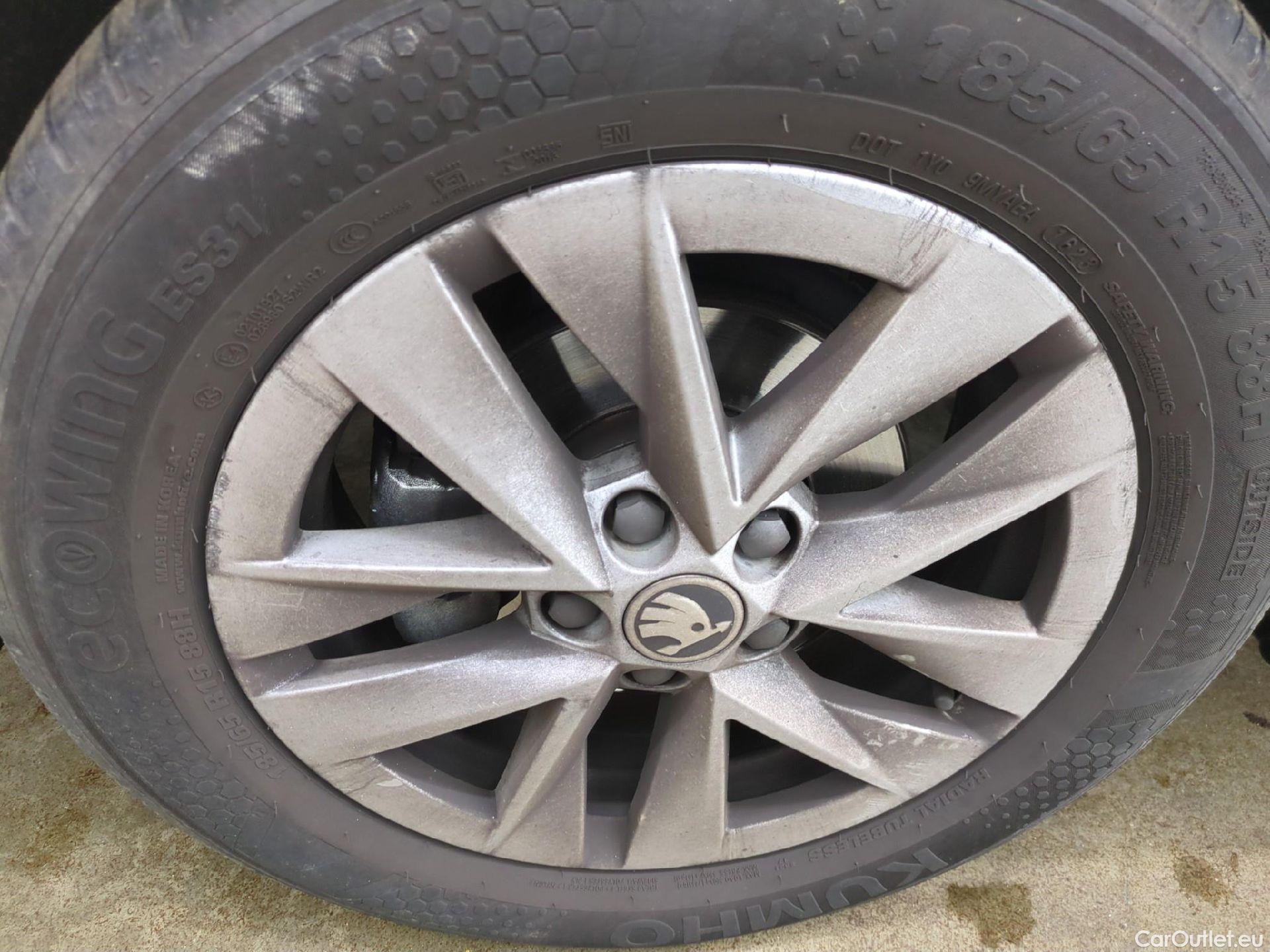  Skoda  Fabia  Ambition 1.0 MPI 80CV BVM5 E6d #17