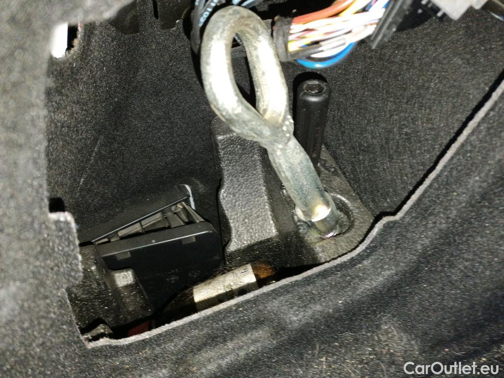  Bmw  Serie 1 BMW  / 2019 / 5P / berlina con portón 118i #12