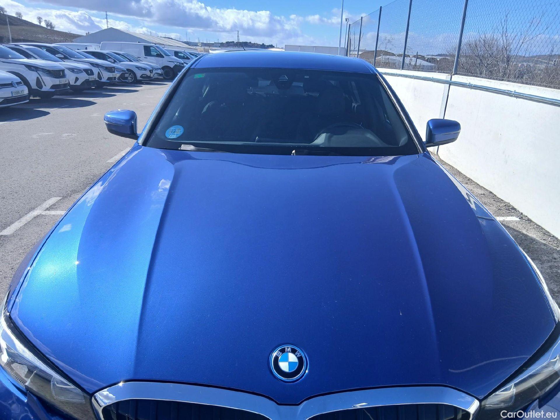  Bmw  Serie 3 BMW  / 2018 / 4P / sedán 330e #4
