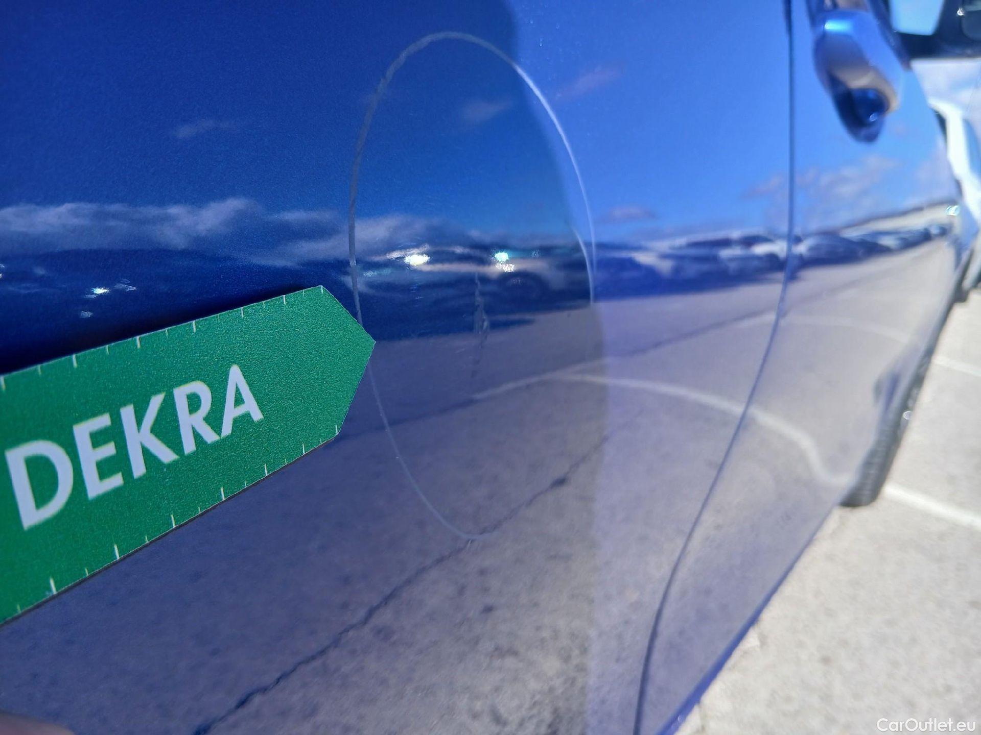  Bmw  Serie 3 BMW  / 2018 / 4P / sedán 330e #34