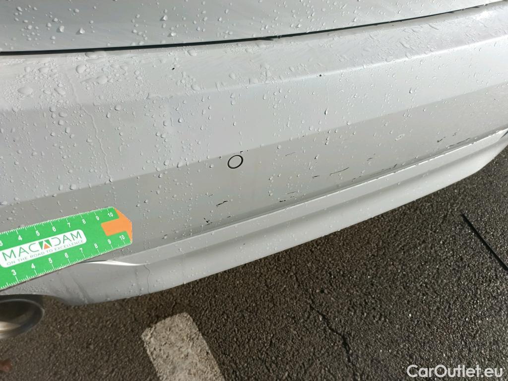  Bmw  Serie 1 BMW  / 2019 / 5P / berlina con portón 118i #27