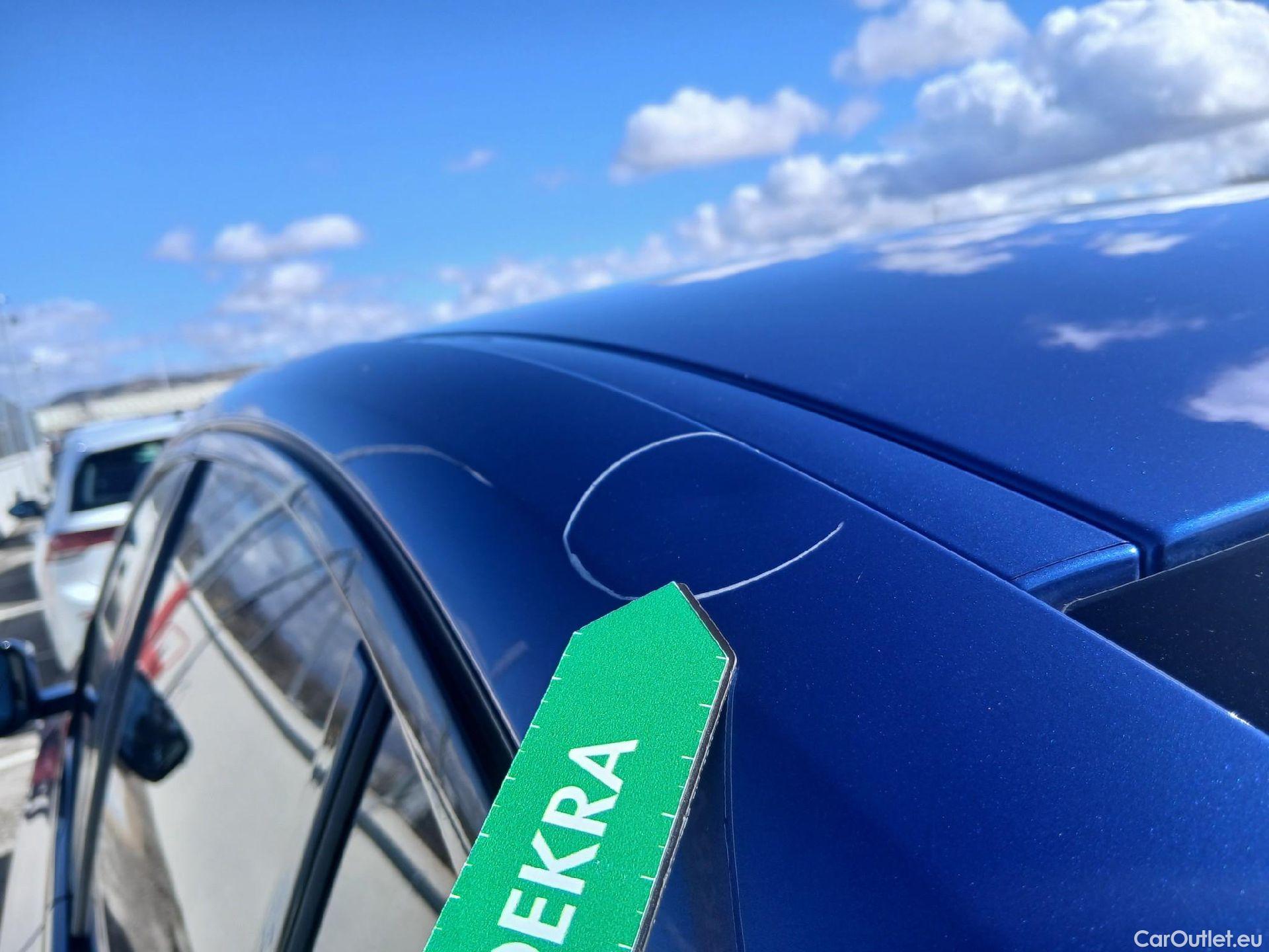  Bmw  Serie 3 BMW  / 2018 / 4P / sedán 330e #21